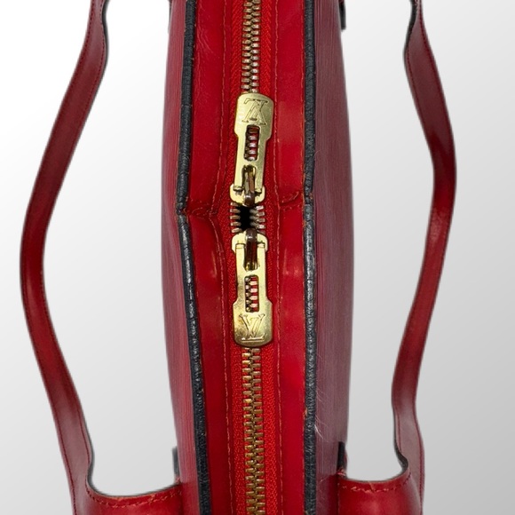 🚨SOLD🚨 Authentic Louis Vuitton Red Epi Lussac - Picture 6 of 11